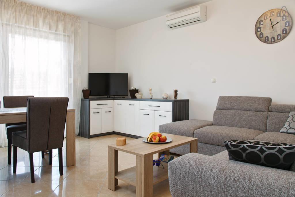 Apartment Lana Marina Pokoj fotografie